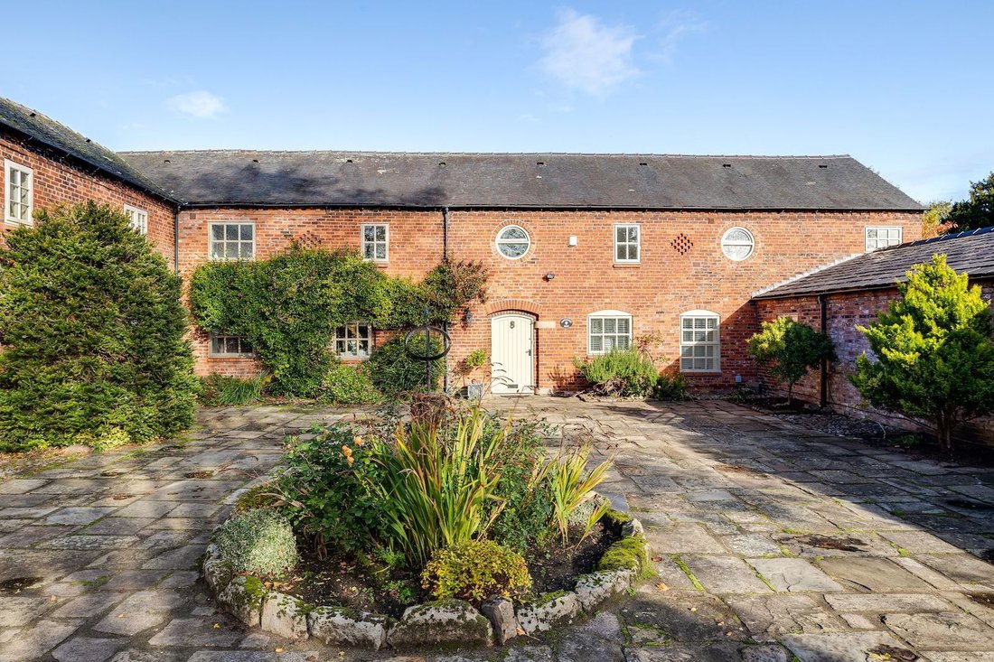House in Sproston Green, Holmes Chapel, England 2 - 17375553