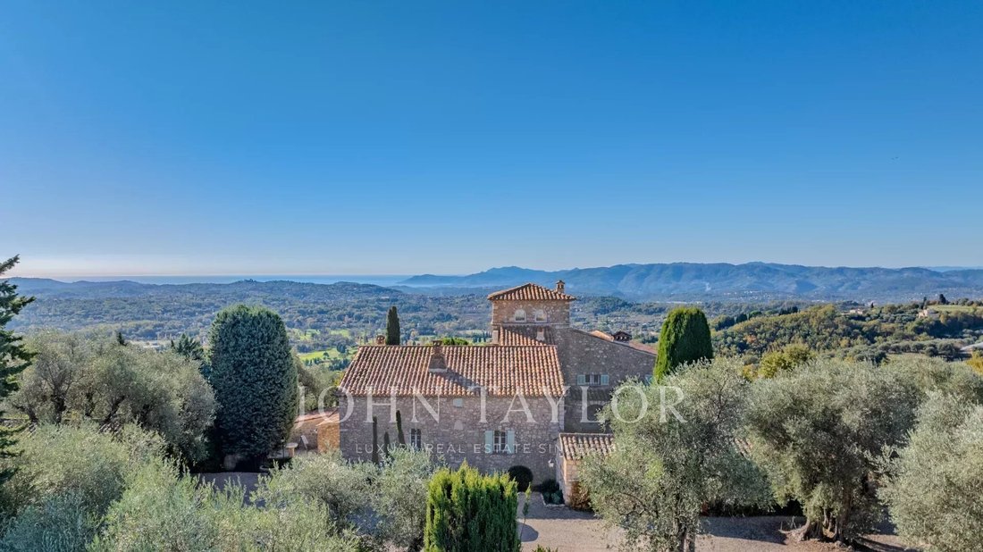 House in Châteauneuf-Grasse, Provence-Alpes-Côte d'Azur, France 1 - 17377208