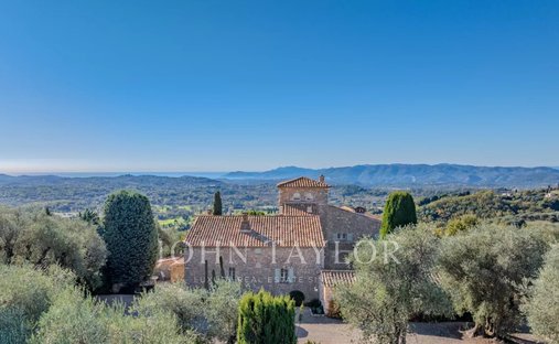 Casa en Châteauneuf-Grasse, Provenza-Alpes-Costa Azul, Francia 1