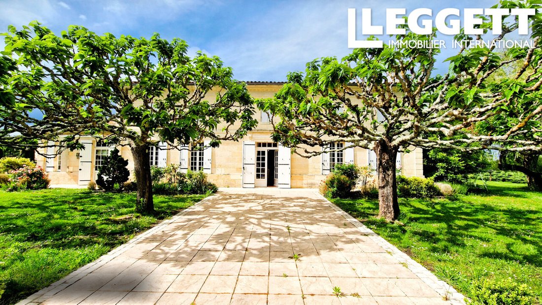 House in Saint-Christophe-de-Double, Nouvelle-Aquitaine, France 1 - 17241829