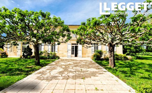 House in Saint-Christophe-de-Double, Nouvelle-Aquitaine, France 1