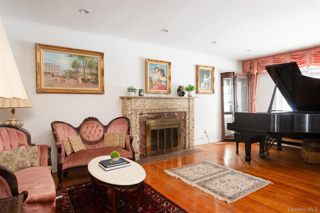 House in Great Neck, New York, United States 3 - 17375458