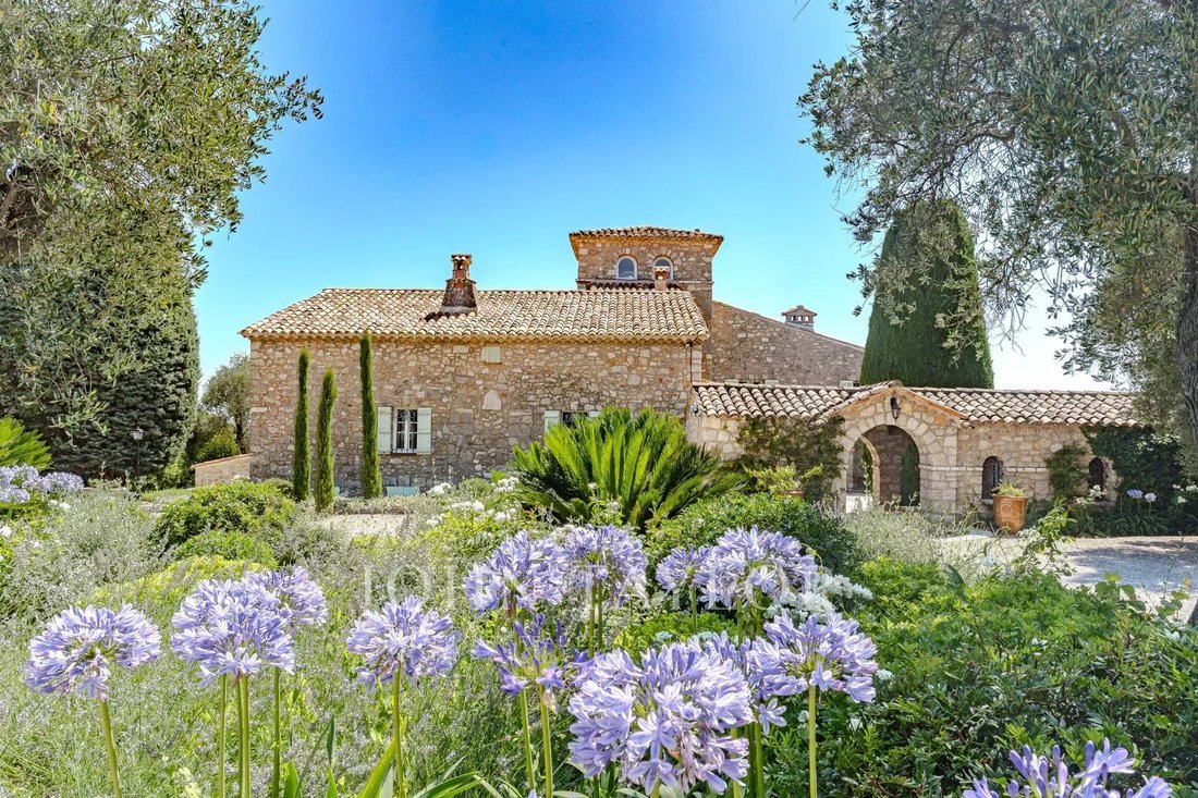 House in Châteauneuf-Grasse, Provence-Alpes-Côte d'Azur, France 2 - 17377208