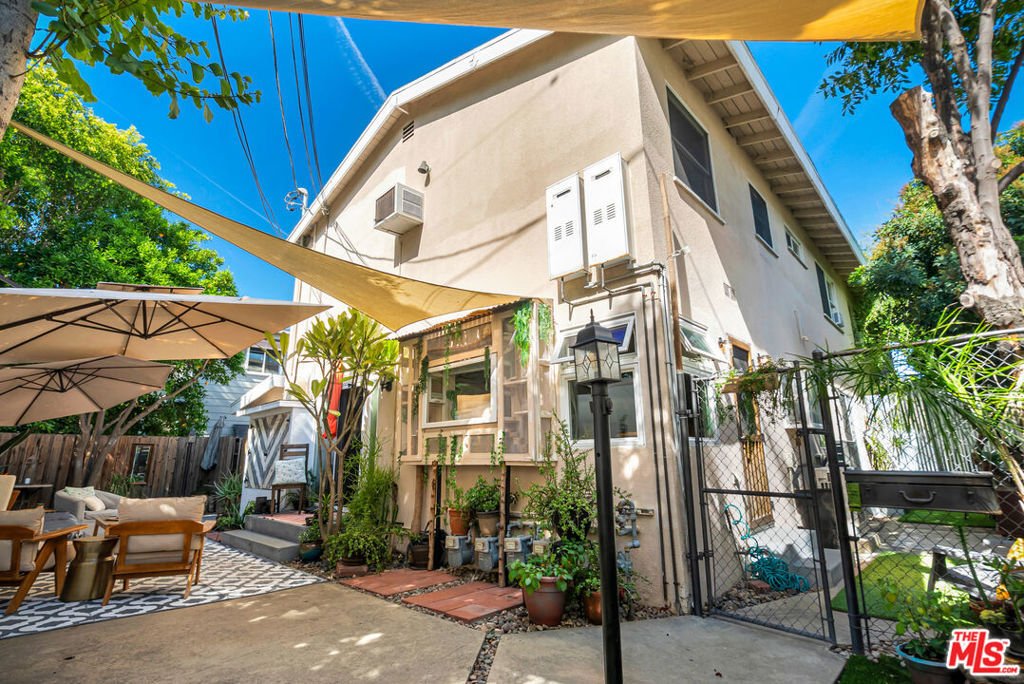 Los Angeles, California, United States 4 - 17375683