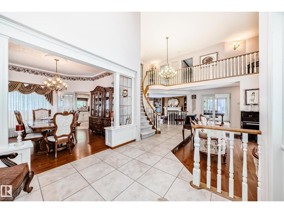 House in Edmonton, Alberta, Canada 5 - 17374853