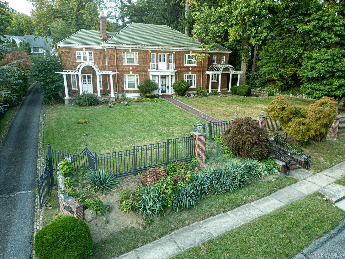 House in New Rochelle, New York, United States 1 - 17375456
