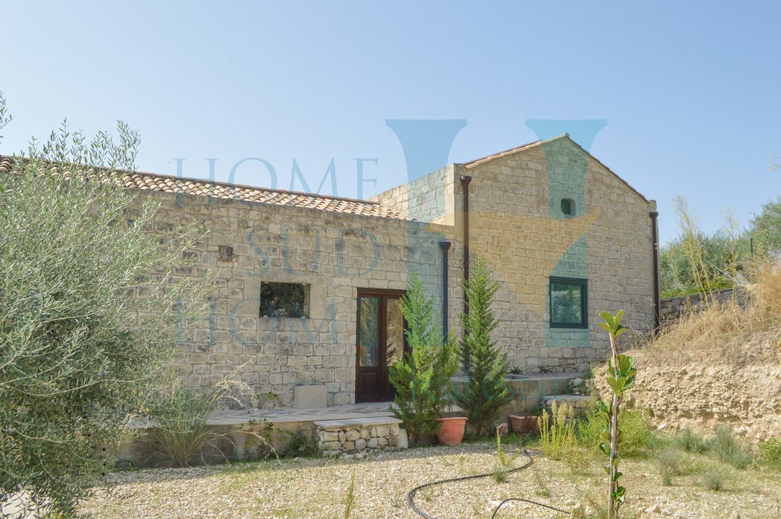 Villa in Center, Noto, Sicily 2 - 17378741