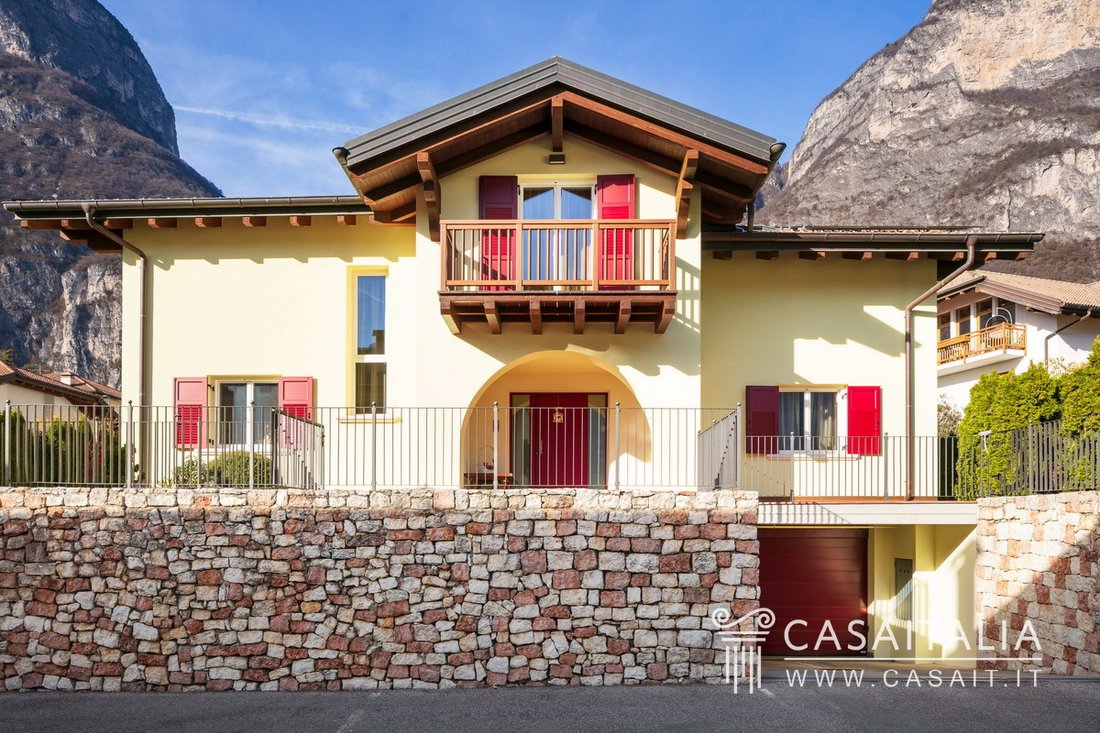 Villa in Rovere della Luna, Trentino – Alto Adige/Südtirol, Italy 1 - 17378469