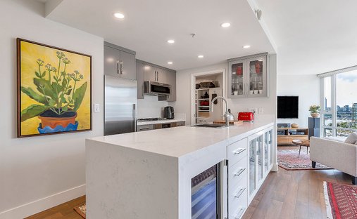 Condo in Vancouver, British Columbia, Canada 1