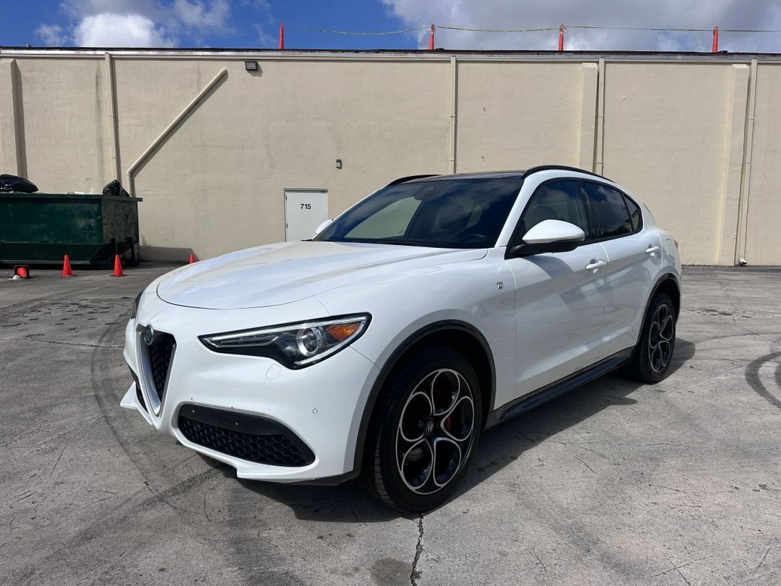 Suv in Hollywood, FL, United States 1 - 17379851
