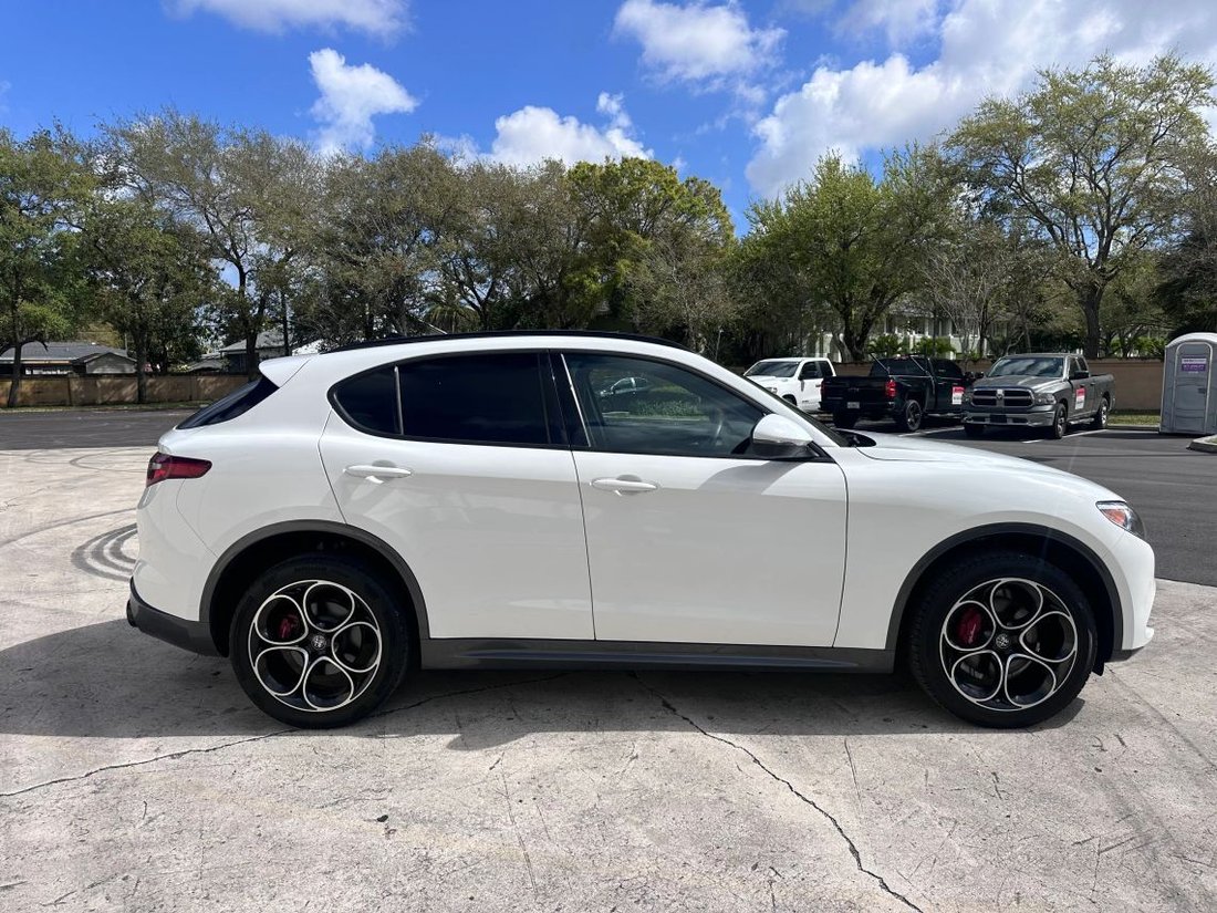 Suv in Hollywood, FL, United States 4 - 17379851