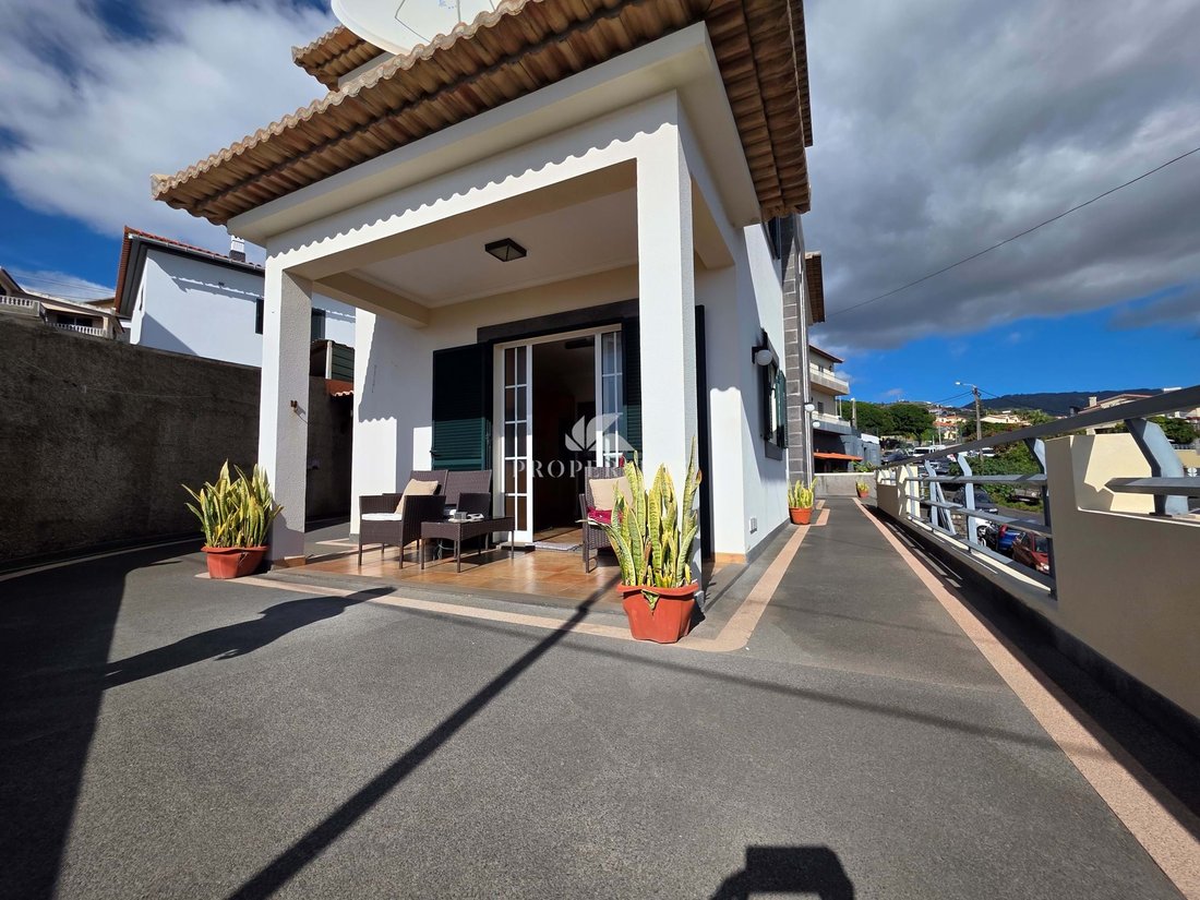 Villa in Gaula, Madeira, Portugal 1 - 16581763