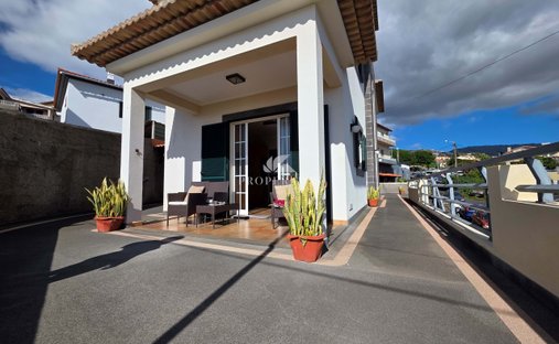 Villa in Gaula, Madeira, Portugal 1