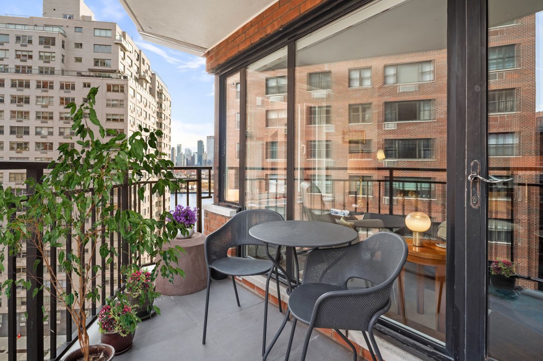 Co Op in New York, New York, United States 4 - 17380256