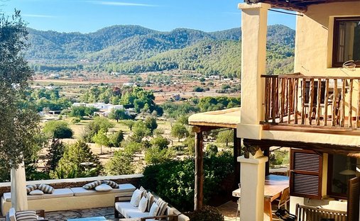 Villa in Sant Antoni de Portmany, Balearic Islands, Spain 1