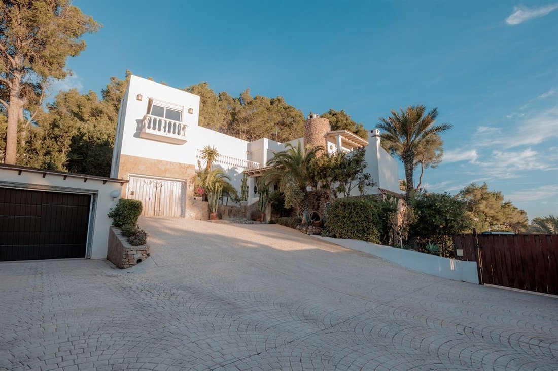 Villa in Can Furnet, Santa Eularia des Riu, Balearic Islands 3 - 17380310