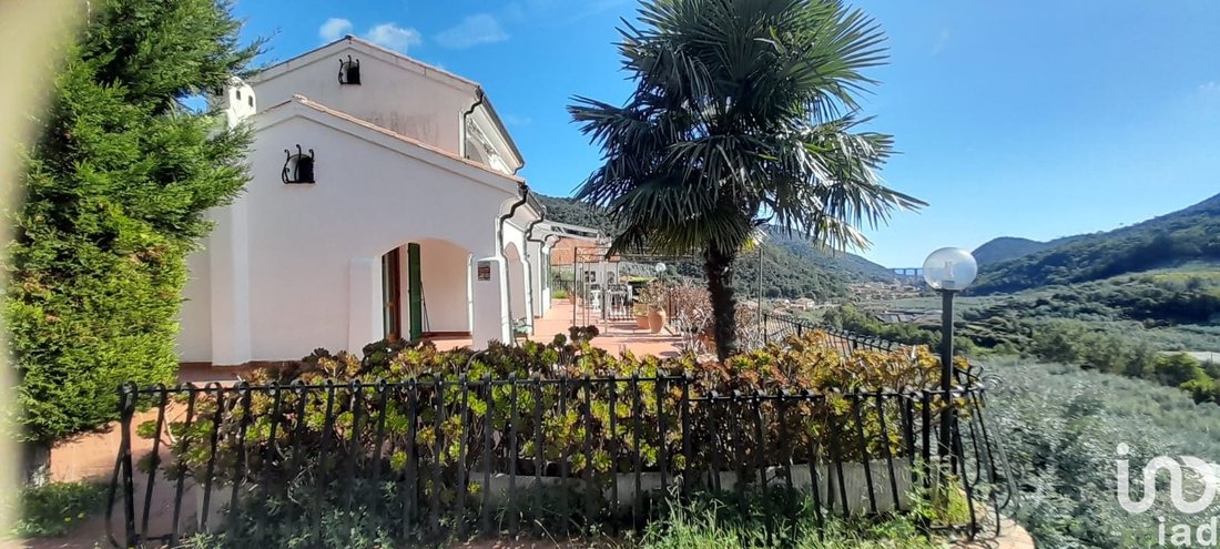 Villa in Tovo San Giacomo, Liguria, Italy 1 - 17384899