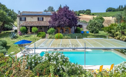 Mondavio, Marcas, Italia 1