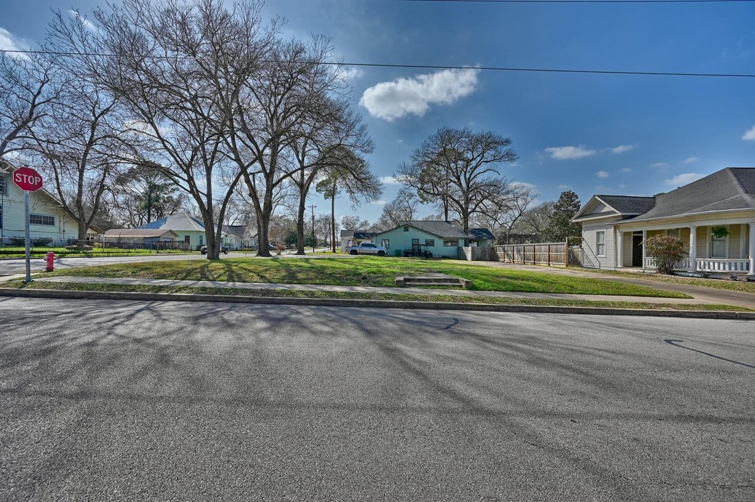 House in Brenham, Texas, United States 5 - 17381164