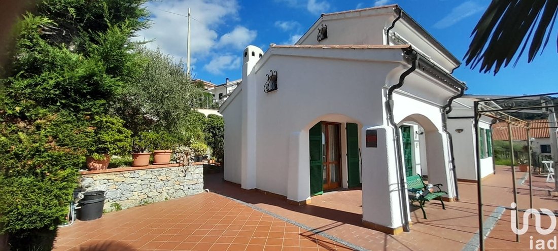 Villa in Tovo San Giacomo, Liguria, Italy 2 - 17384899