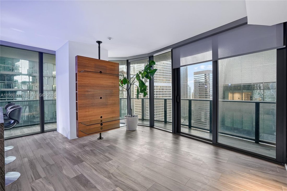 Condo in Miami, Florida, United States 5 - 17384027