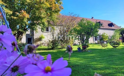 19th Century Château With 4,34 Hectare Wooded Park Swimming Pool Burgundy, Near Beaune