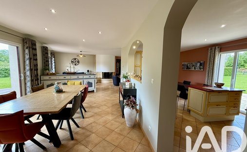 For Sale – Press House In A Peaceful Environment Near Pont L'evêque 14130