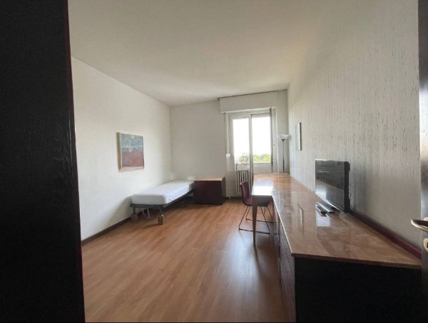Apartment in Affori, Milan, Italy 4 - 17380746