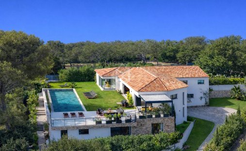 Villa in La Croix-Valmer, Provence-Alpes-Côte d'Azur, France 1