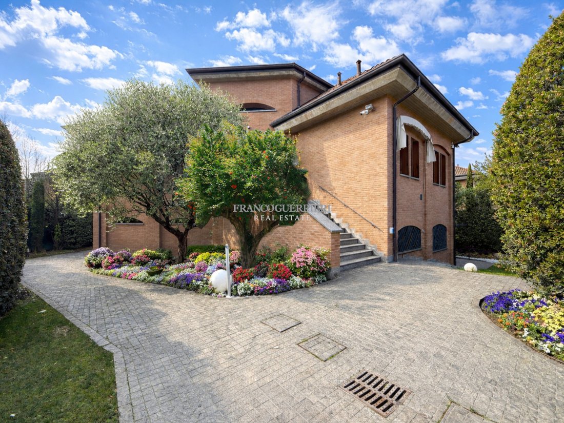 Villa in Bellusco, Lombardy, Italy 2 - 17380783