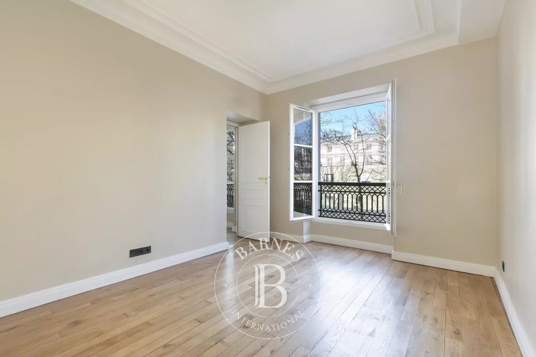 Apartment in Saint Philippe du Roule, Paris 8e Arrondissement, Paris 5 - 17381554
