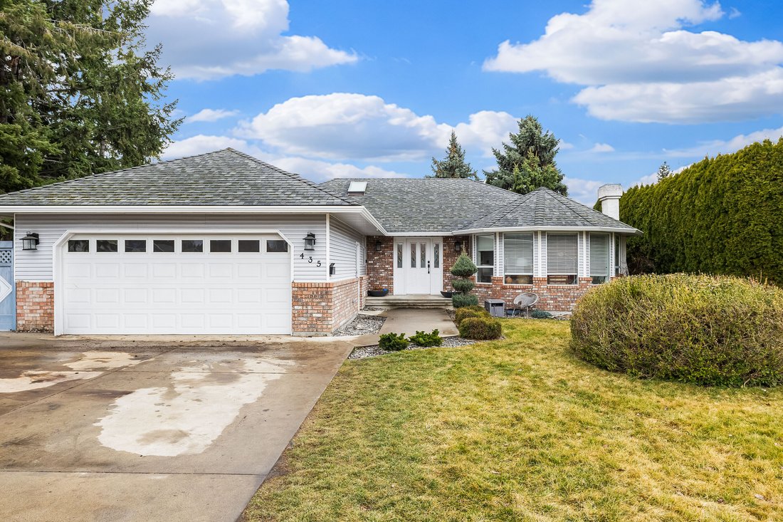 House in Kelowna, British Columbia, Canada 2 - 17382415