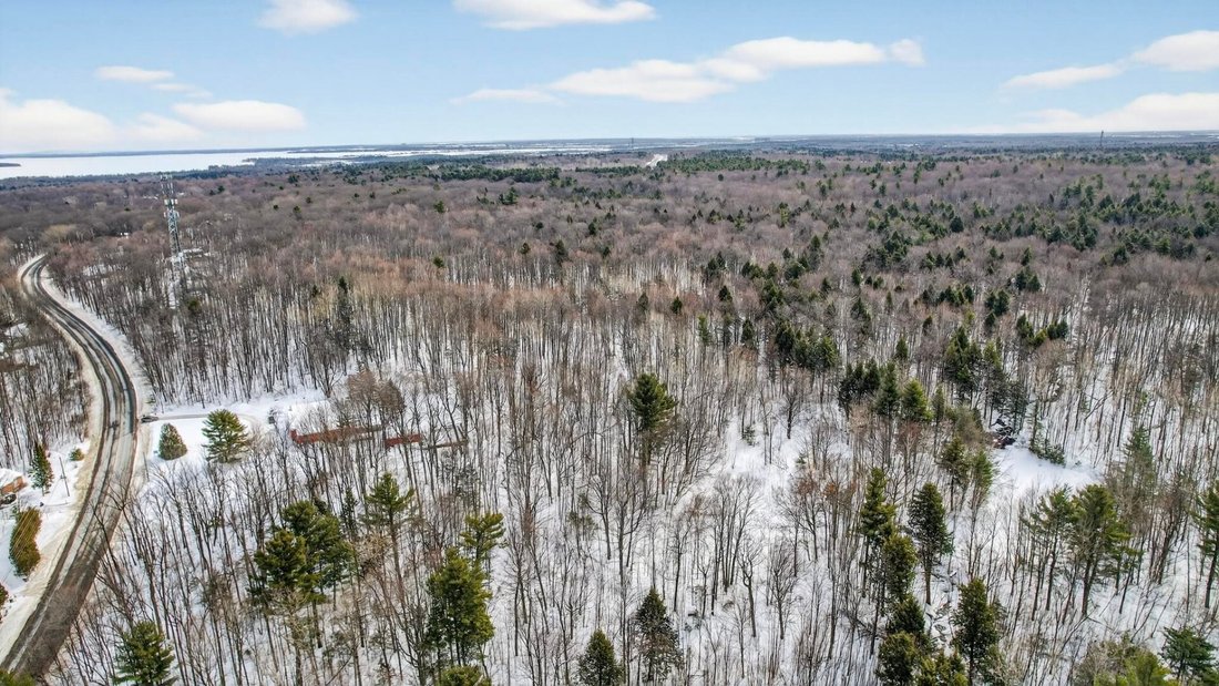 Land in Saint-Lazare, Quebec, Canada 2 - 17384920