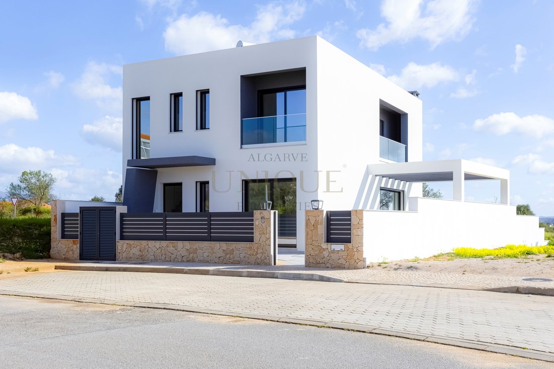 House in Mexilhoeira Grande, Algarve, Portugal 1 - 17264283