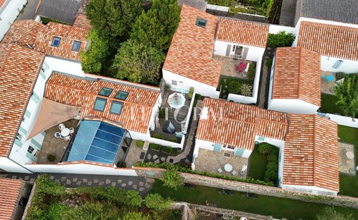 House in Sud Est, Ile d'Yeu, France 1