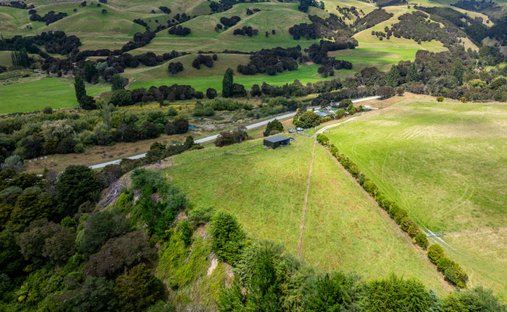 Land in Ruakōkoputuna, Wellington, New Zealand 1