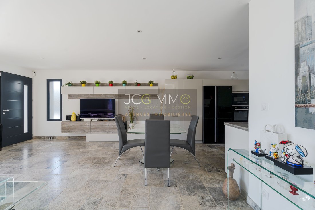 House in Carnoules, Provence-Alpes-Côte d'Azur, France 4 - 17383941