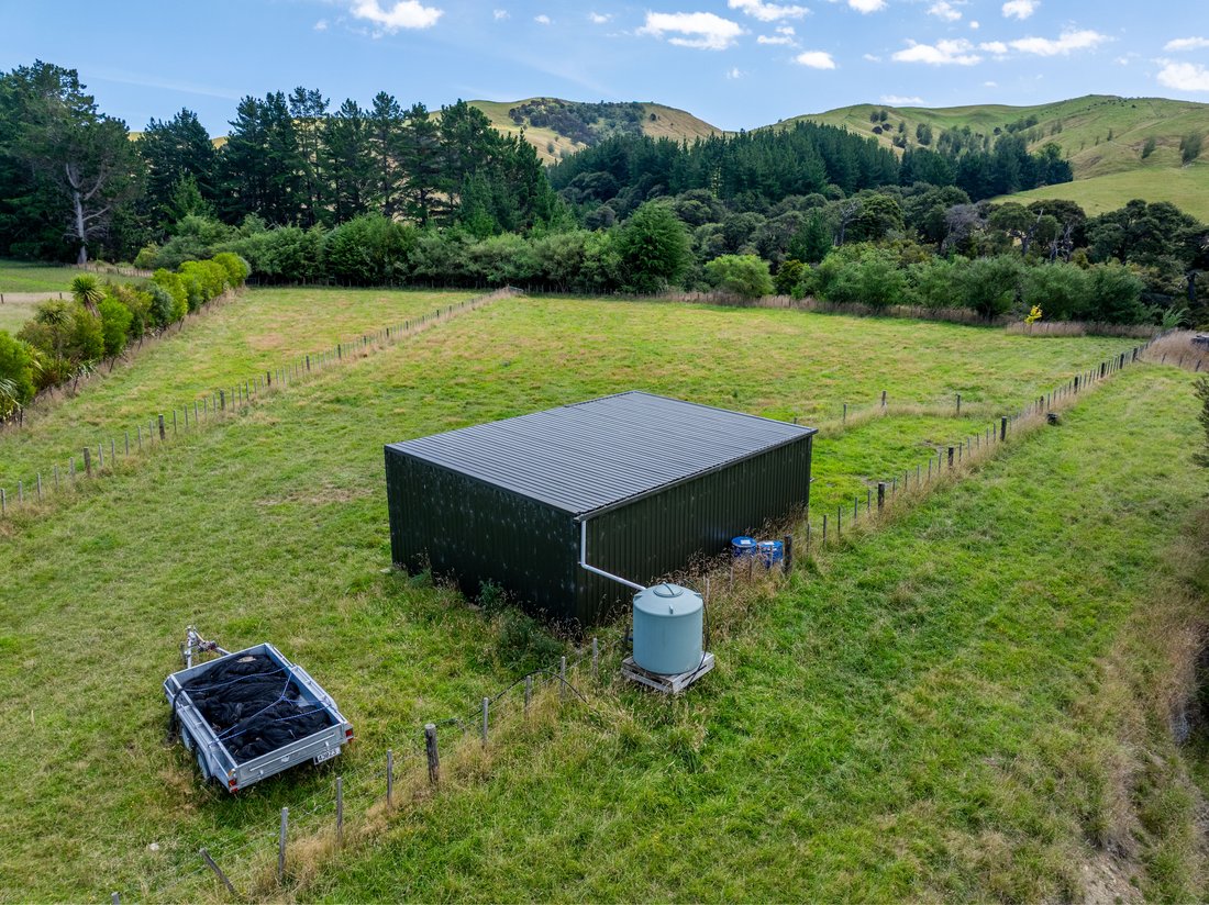Land in Ruakōkoputuna, Wellington, New Zealand 4 - 17385409