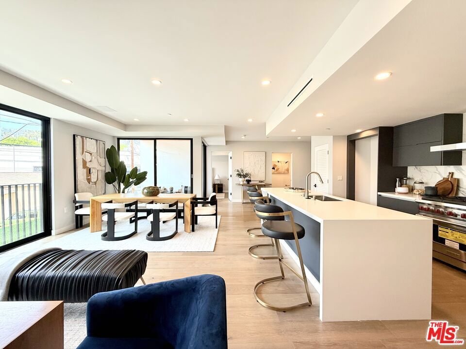 Condo in Los Angeles, California, United States 1 - 17382890