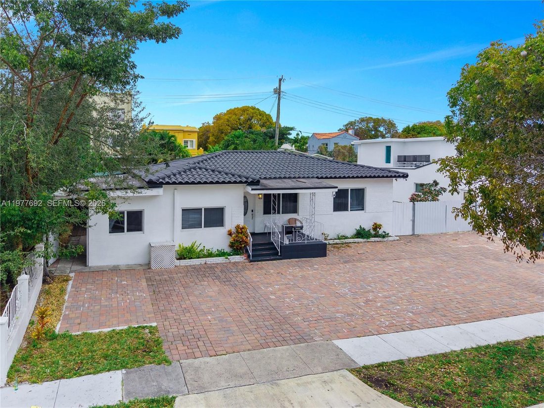 House in Miami, Florida, United States 5 - 17380940