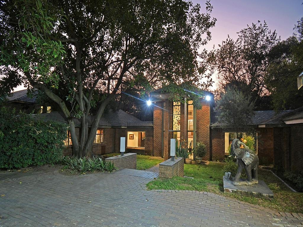 House in Bryanston, Gauteng, South Africa 1 - 17384636