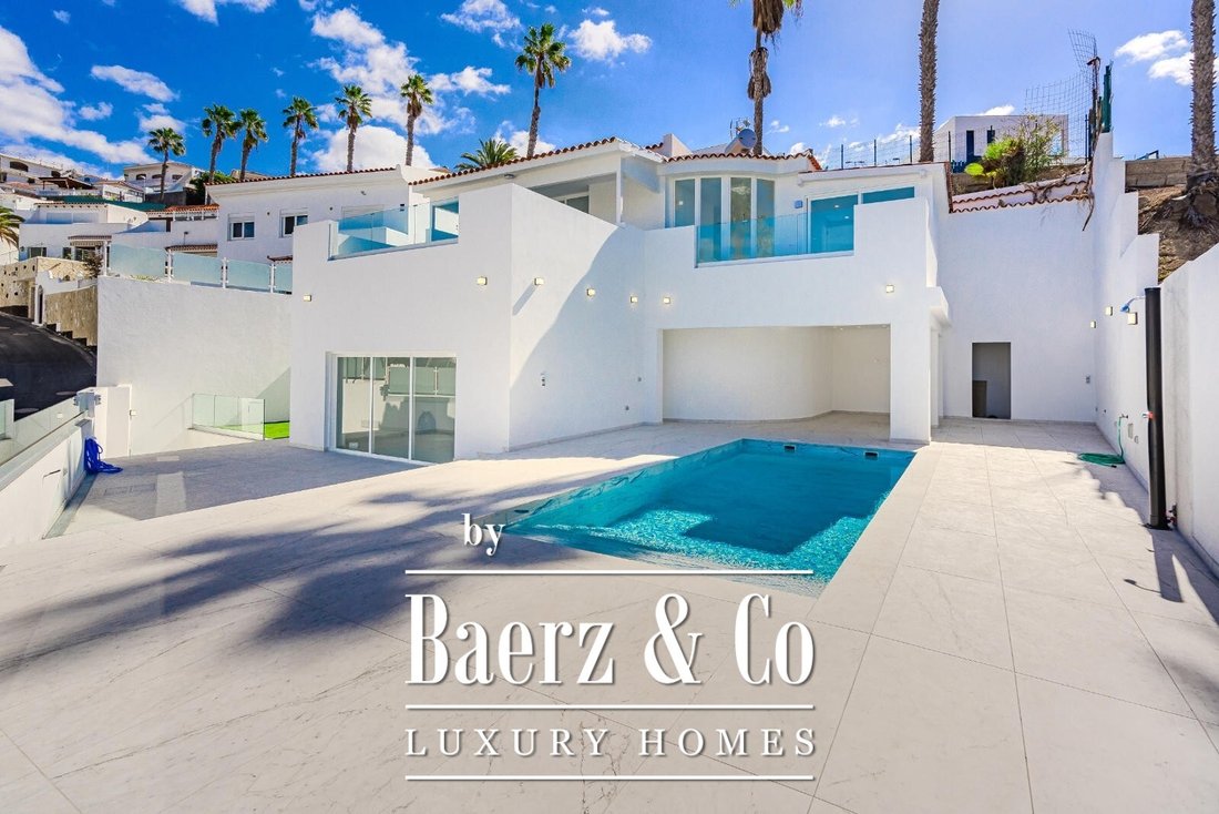 Villa in Costa Adeje, Adeje, Canary Islands 2 - 17383767