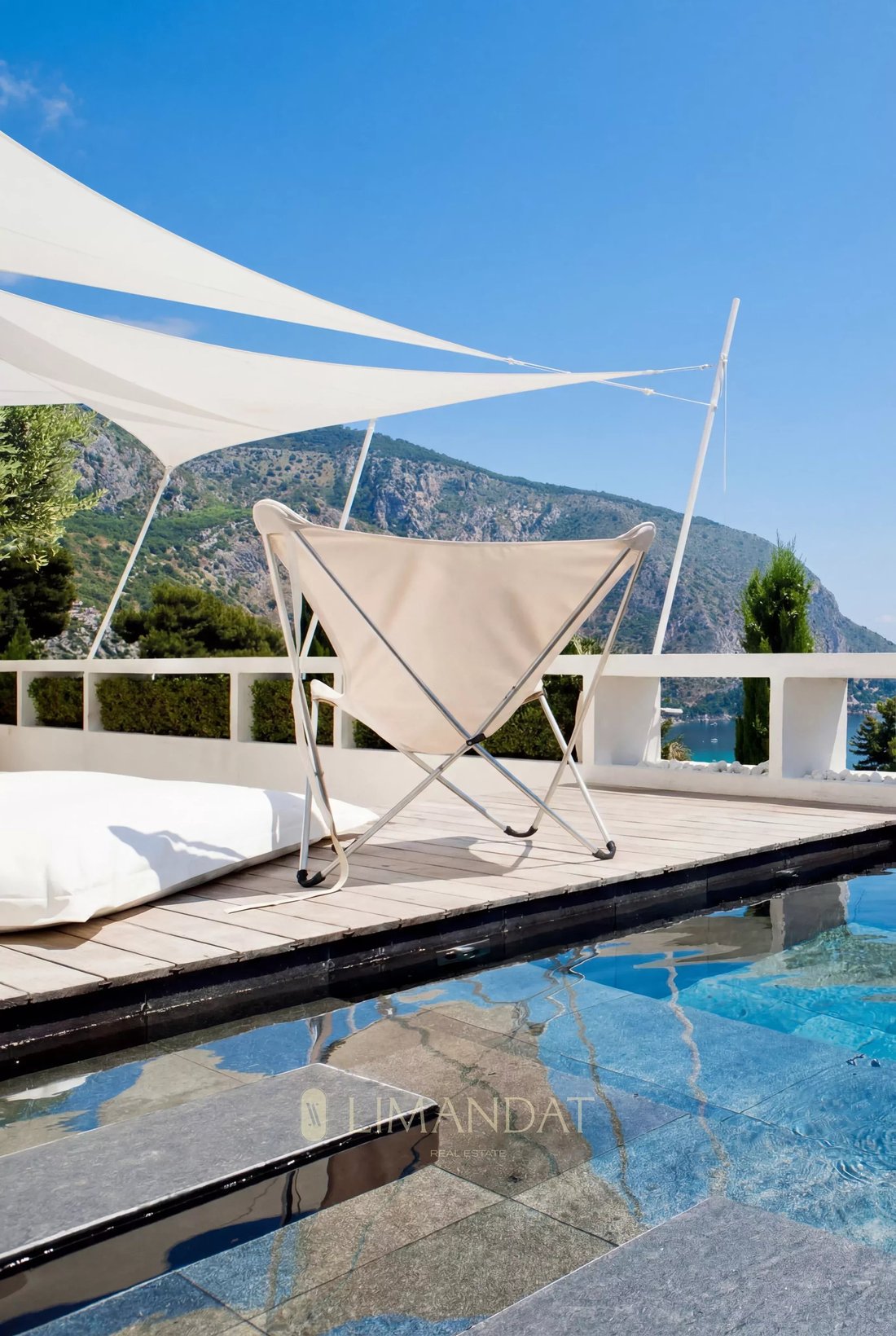 Villa in Èze, Provence-Alpes-Côte d'Azur, France 4 - 17381431
