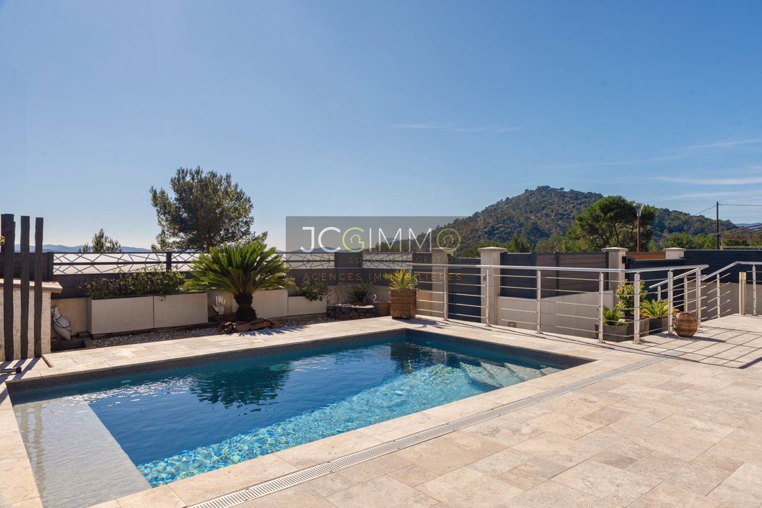 House in Carnoules, Provence-Alpes-Côte d'Azur, France 1 - 17383941