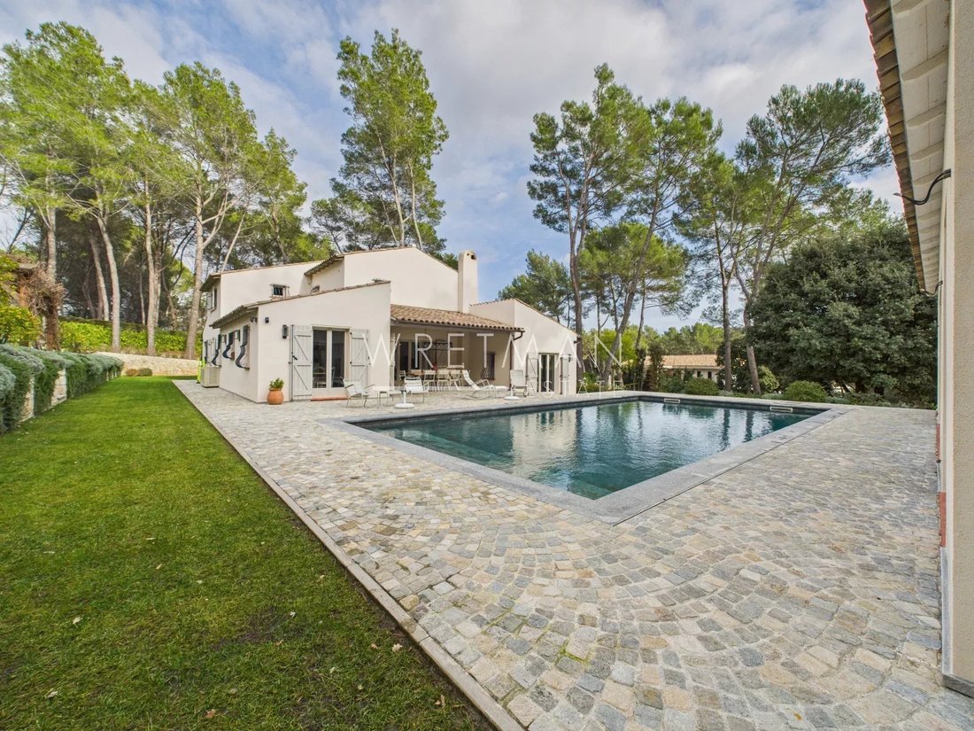 Villa in Mougins, Provence-Alpes-Côte d'Azur, France 3 - 17384046