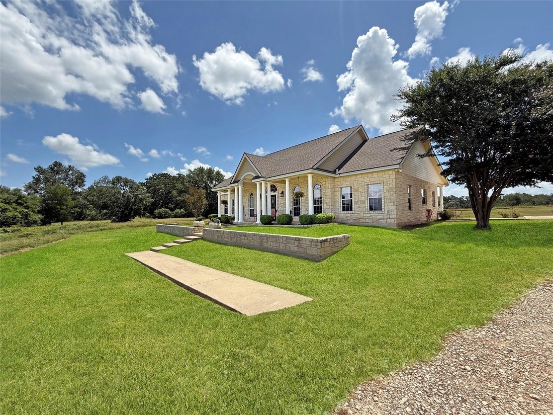 House in Lexington, Texas, United States 1 - 17383363