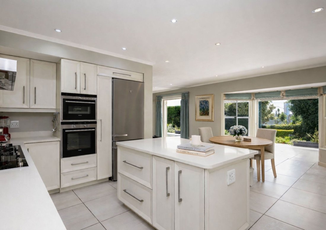 House in Northern Suburbs, Cape Town, South Africa 5 - 17383162