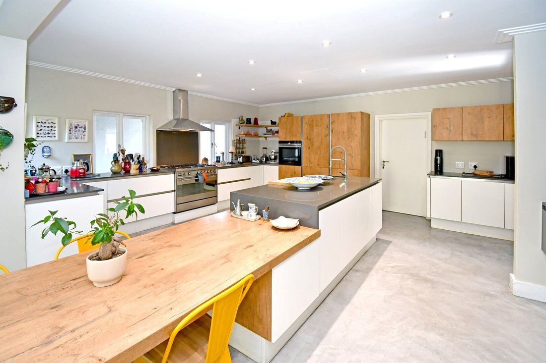 House in Sandton, Gauteng, South Africa 5 - 17384648