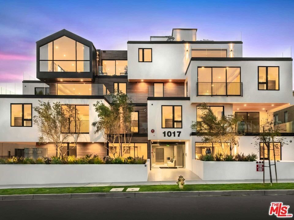 Condo in Los Angeles, California, United States 2 - 17382890
