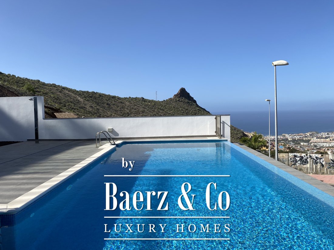 Villa in Costa Adeje, Adeje, Canary Islands 2 - 17383712